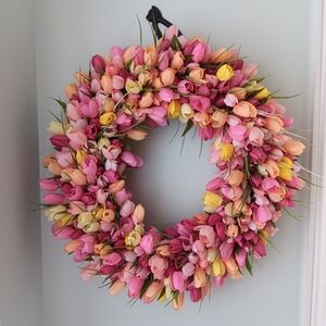 Wreath Flippers Handcrafted 18" Multi-Color Tulip Wreath